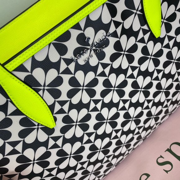 ♠️🌟Kate Spade🌟♠️Hollie Geo Clover Large Tote - Picture 3 of 8